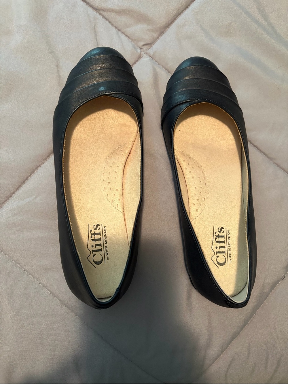 Cliffs by White Mountain Women's navy comfort Ballet Flats